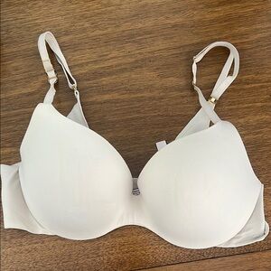 VICTORIAS SECRET - “Incredible” Cloud Seamless Bra